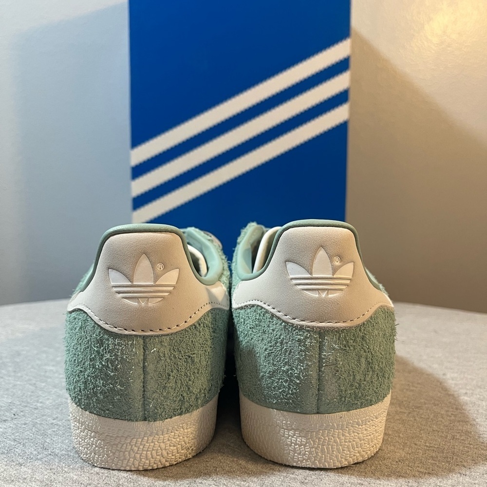 Adidas Classic Gazelle Suede Sneaker Hazy Green Women's Shoe Size 7.5 IG4393 - Picture 6 of 12